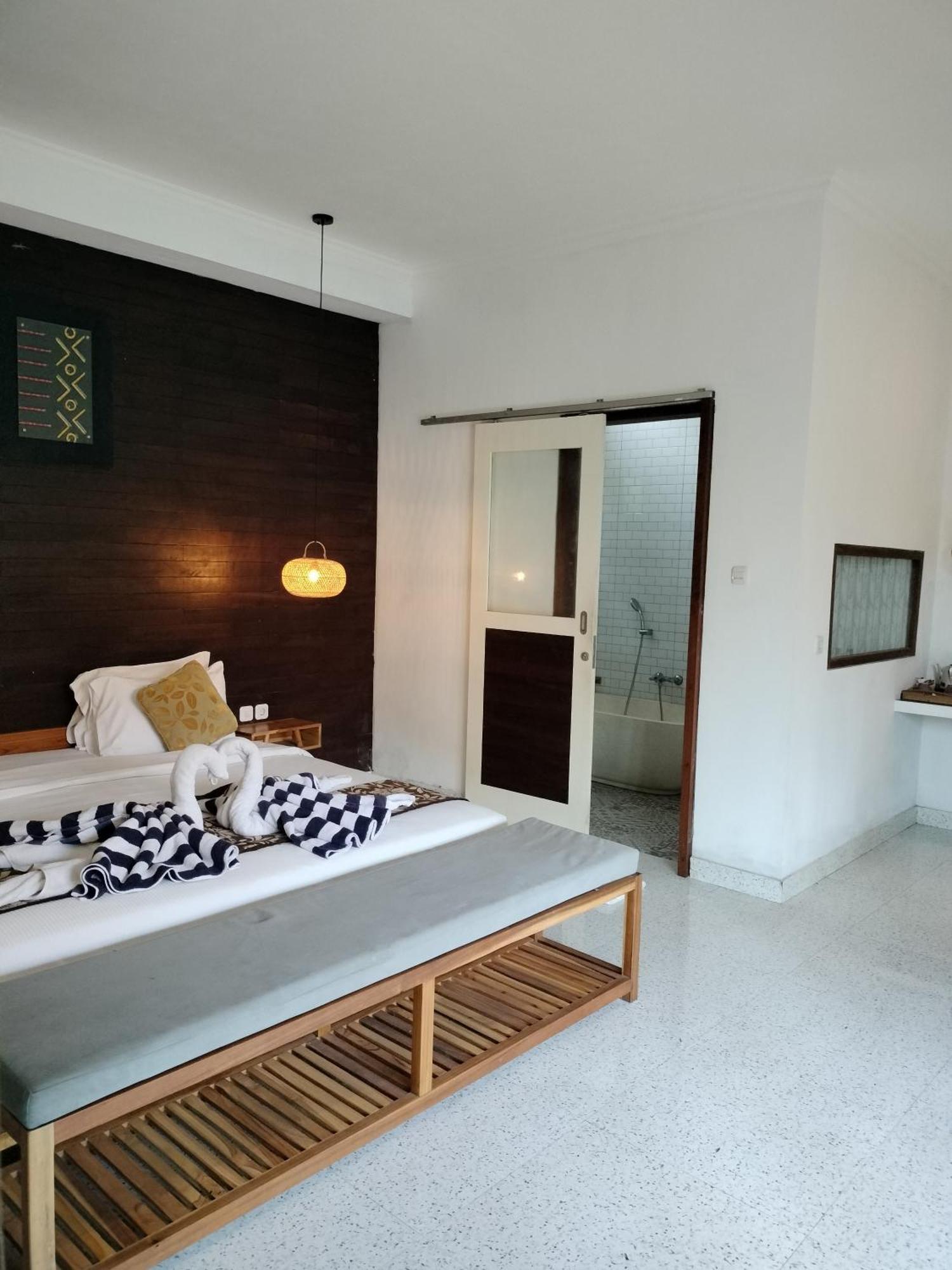 Bed & Breakfast The Own Penida & Ped